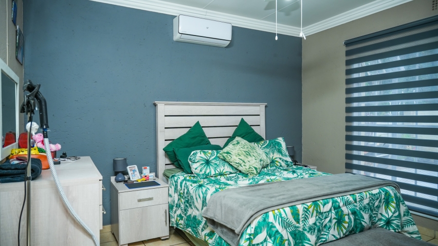 3 Bedroom Property for Sale in Flamwood North West